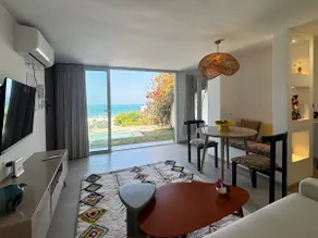 Blue case - Sea and pool view - Image 3