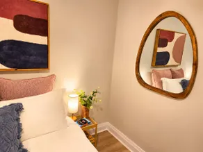 Cozy Coastal Haven l North Van w/parking & laundry - Image 4