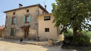 Renovated Farmhouse with Pool - Sleeps 10 - Image 2