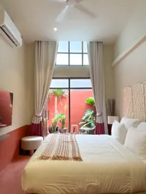 RnR Hideaway Backyard Retreat (China town) - Image 3
