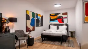 Studio IV - Artistic Loft w/Free Parking, Central - Image 2