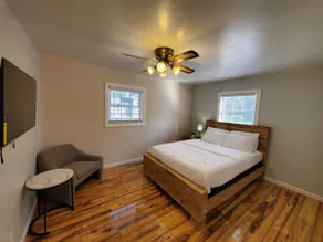 Quiet 3BR/2BA Near Mall, Shopping Centers, & I-94 - Image 3
