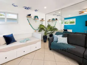 Octopus Sanctuary · Steps from the Beach W/Parking - Image 4