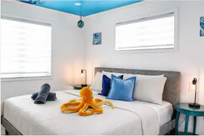 Octopus Sanctuary · Steps from the Beach W/Parking - Image 2