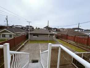 Spacious 5 bedroom House with AC - Image 5