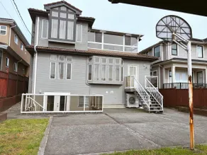 Spacious 5 bedroom House with AC - Image 2