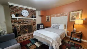 Private Cozy Suite • W/D • 18 Min to Downtown - Image 2