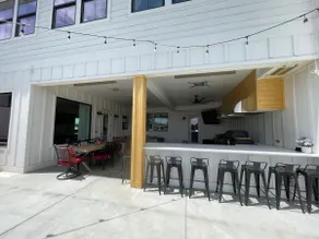 Spacious 6BR retreat•Sleeps 15•Ideal for families - Image 4