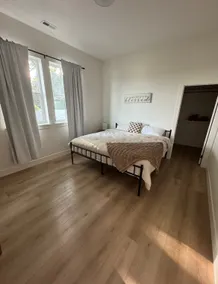 Spacious 6BR retreat•Sleeps 15•Ideal for families - Image 3