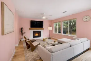 Stylish Retreat near Domain with Game Room & Gym - Image 2