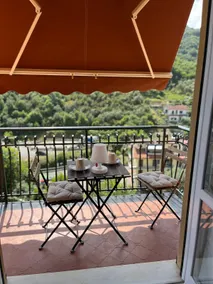Two-room apartment with a view of the hills - Image 2