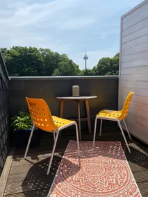 Bright, central apartment + balcony - Image 4