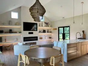 Modern Cottage Hideaway - Image 5