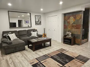 Knotty by Nature Basement Suite - Image 4
