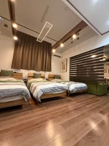 Clean and comfortable home, convenient transportation, free parking - Image 3