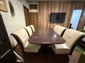Clean and comfortable home, convenient transportation, free parking - Image 2
