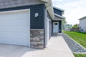 3BR I Kings x 3, 5 min to FargoDome, Pack n play - Image 5