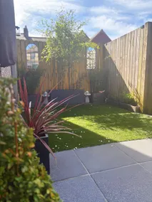 Cosy hideaway - parking and relaxing patio area - Image 3
