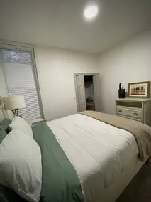 Bronzeville Apartment - Image 4