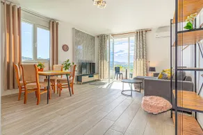 Cozy Lagoon Apartment - Image 5