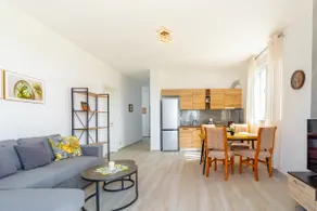 Cozy Lagoon Apartment - Image 4
