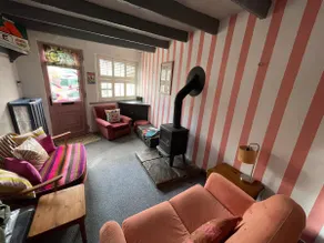 Quirky little end of terrace - Image 2
