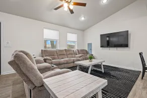Modern Ranch Getaway | 2 Kings | 1 Queen | 2 Bath - Image 2