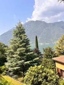Flat near the lake with pool - Image 2