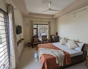 Serenity Escape - Pet Friendly Himalayan Stay - Image 3