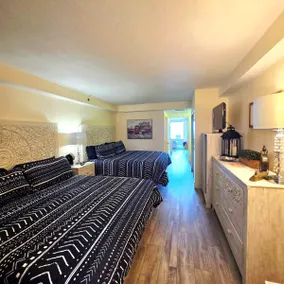 Direct Oceanfront 1 bedroom w/kitchen & balcony - Image 5