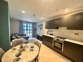 Live & Work Comfortably 1BR - Image 3