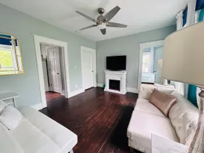 1BR/1BA Just 5 Minutes to Downtown - Image 4
