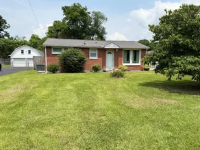 Cute lil’ 3 bedroom - Image 2