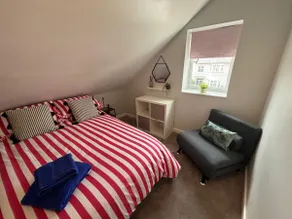Fresh comfy space, feel at home. - Image 5