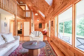 Peaceful Lakefront Retreat - Image 3