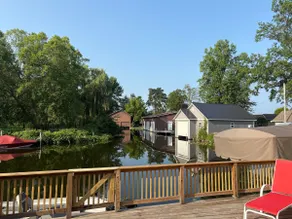 Channel View Cottage on Wawasee Lake - Image 2