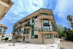 Patos beachfront with private garage - Image 3