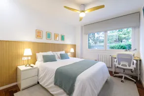 Patos beachfront with private garage - Image 2