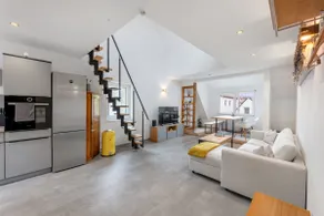Modern loft on the vineyard in the historic winegrower's farm - Image 2