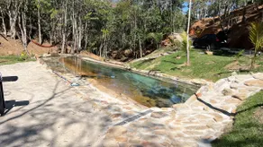 Chalet with bathtub, pool and private waterfall - Image 5