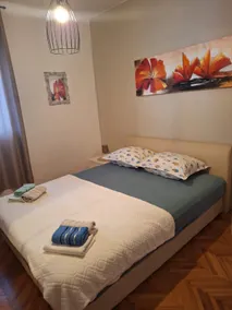 Cozy 2-Bedroom Apartment - Image 4