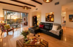 Stylish Dairy Cottage by the Sea- Romantic Luxury - Image 4