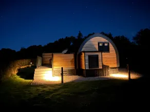 The Oak Luxury Glamping Pod - Hot Tub - Kitchen - Image 5