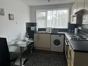 Cozy one bedroom flat near town - Image 3
