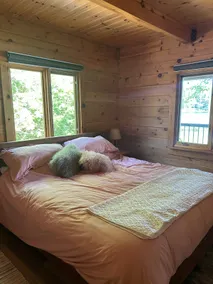 Sleepy Loon | Cozy cabin on quiet Lakefront Cove - Image 4
