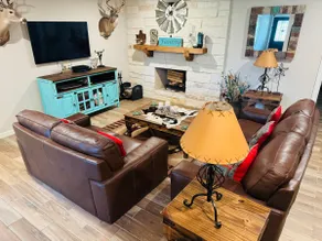 4-bedroom house in the woods - Image 3