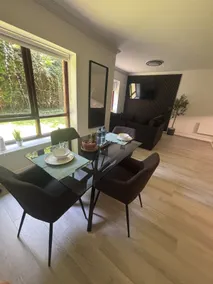 Spacious Bright Modern Apt With Garden - Image 3