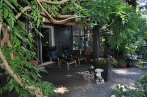 Garden House situé sur un acre au coeur de la ville - Image 2