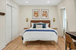 Bright Modern Studio Suite w/ Kitchenette - Image 3