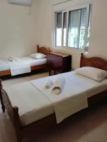 Fofo's Guesthouse - Image 4